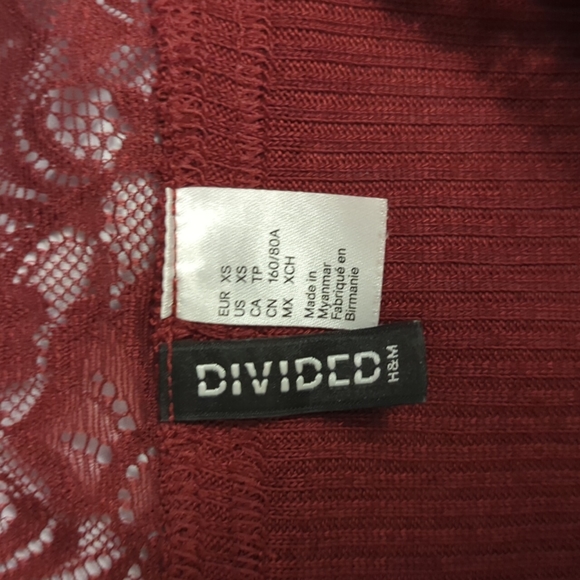 Lace trimmed, off-the-shoulder long sleeve - Picture 4 of 4